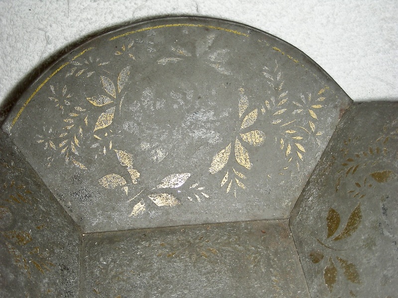 Decorated Tole Tin Ware Apple/Bread Tray