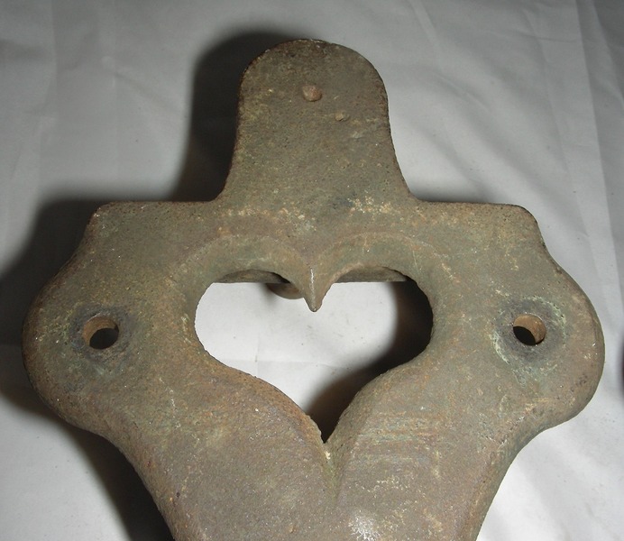 Pr Cast Iron Heart Decorated Farm Equipment Gears