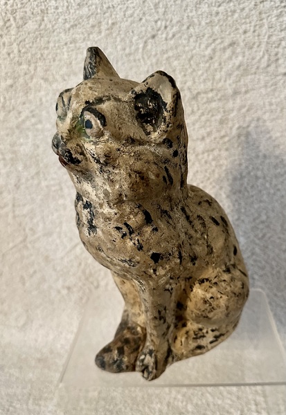 8” Sitting Chalkware Cat