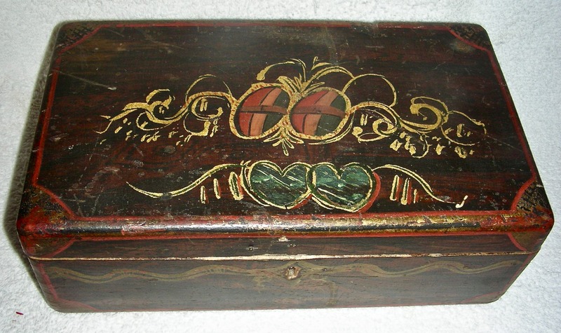 Grain-Painted Decorated Dovetailed Dresser Box