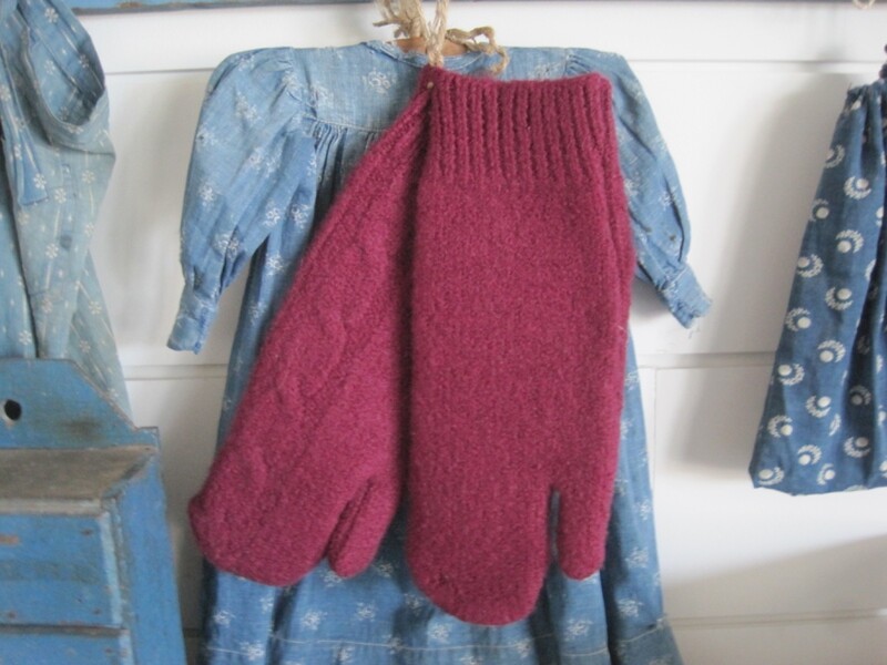 Vintage Ohio Amish Wool Handmade Fabric Mittens