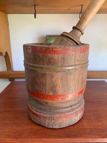 wood mortar and pestle