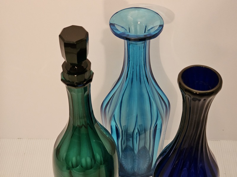 Choice of Early blown and simple molded glass exam