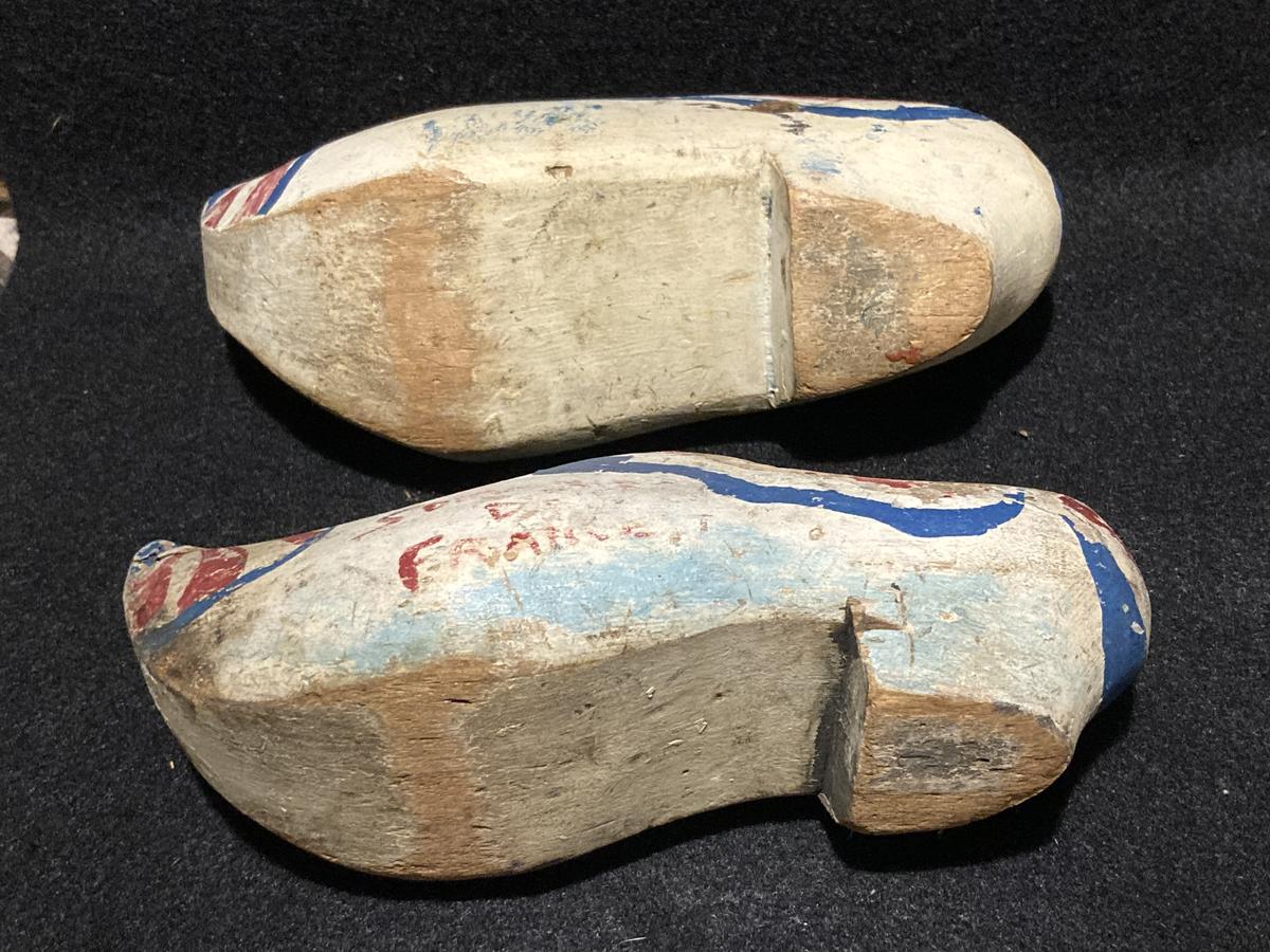 Patriotic wooden shoes