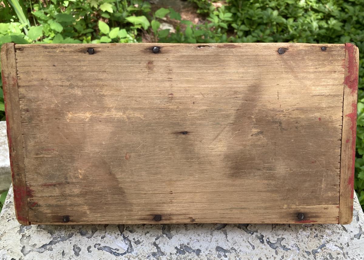 Cutlery box