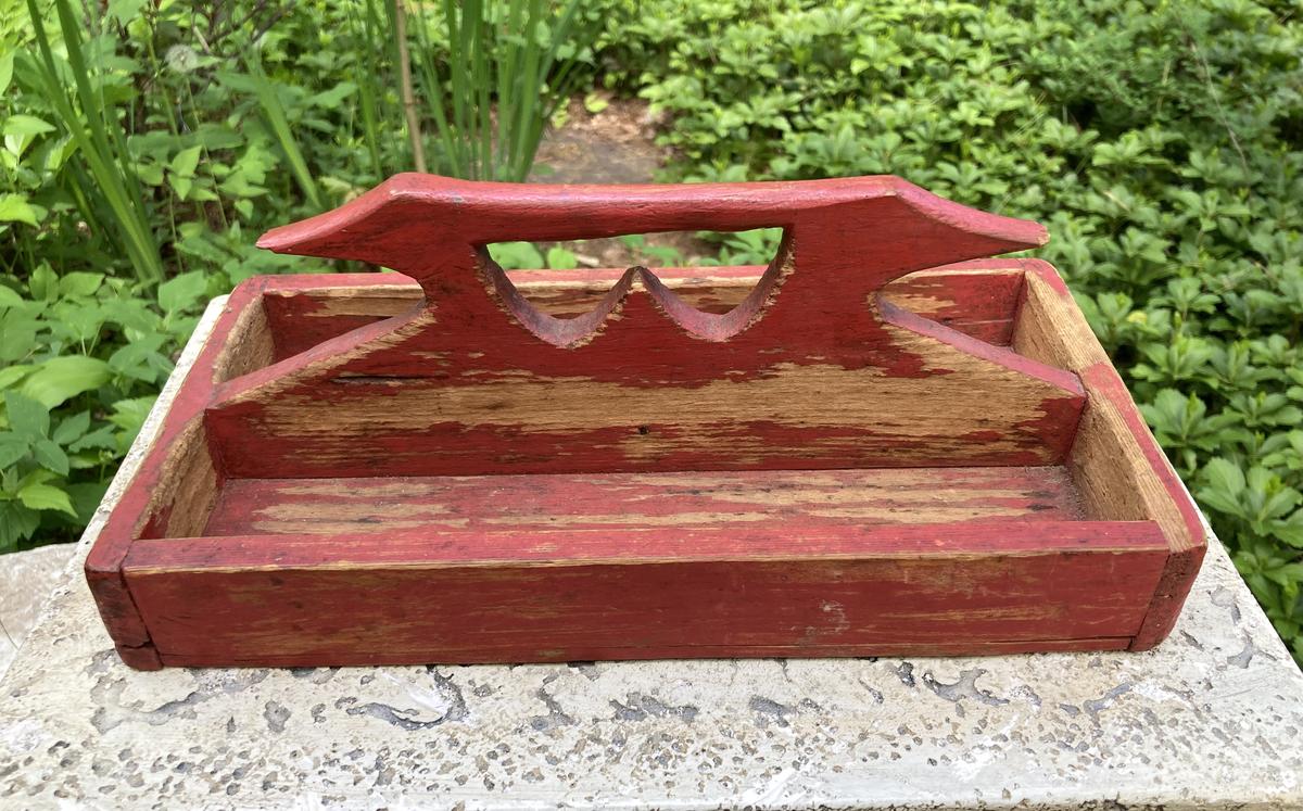 Cutlery box