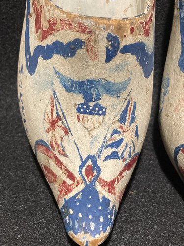 Patriotic wooden shoes