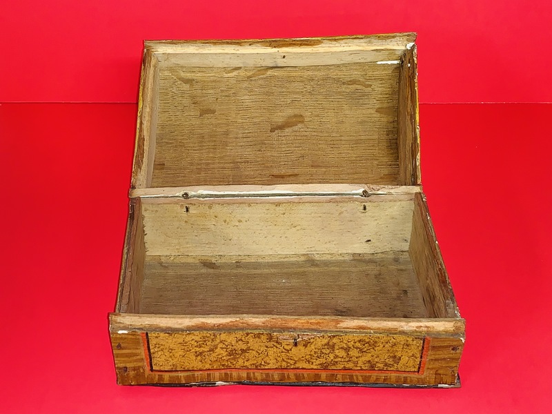 Dome top dresser box.