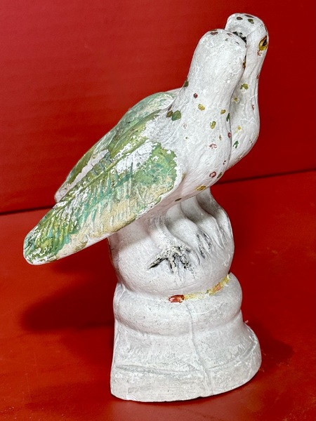 25-025.PA Hollow-Cast Chalkware Kissing Love Birds