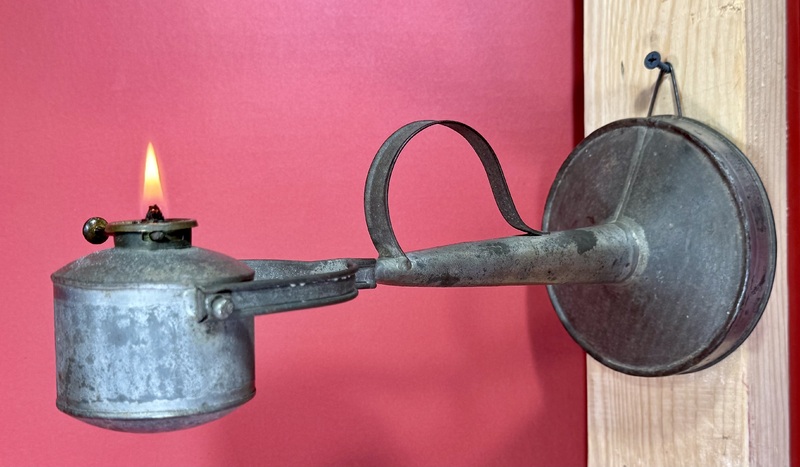 25-155 A Finely Made Pennsylvania Tin Kettle Lamp