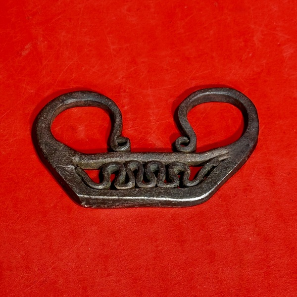 26-063 Iron Flint Striker w/ Scrolled Finger Holes