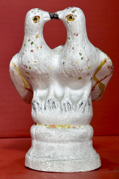 25-025.PA Hollow-Cast Chalkware Kissing Love Birds