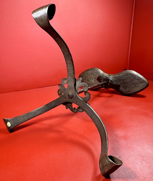 22-202. Fat lamp or stand for Betty Lamps