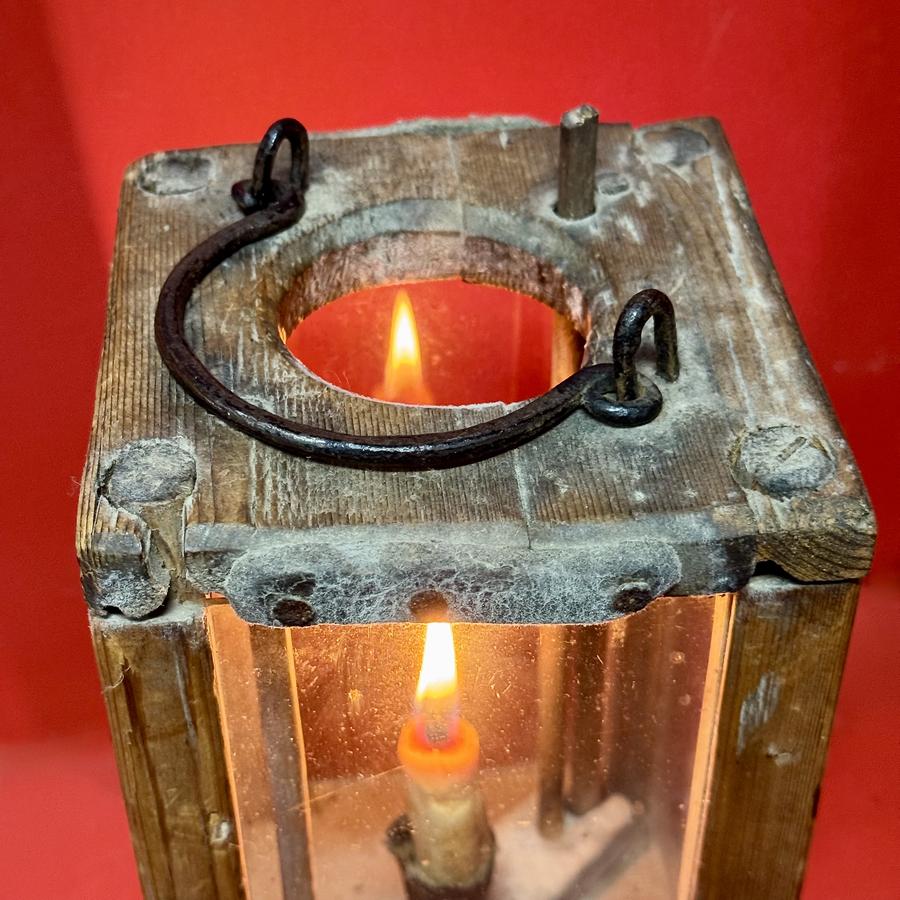 26-091 Candle Lantern with Scarce Pull-Up Feature