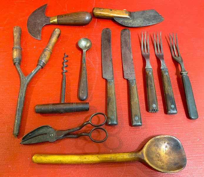 22-226. 12 primitive utensils and tools