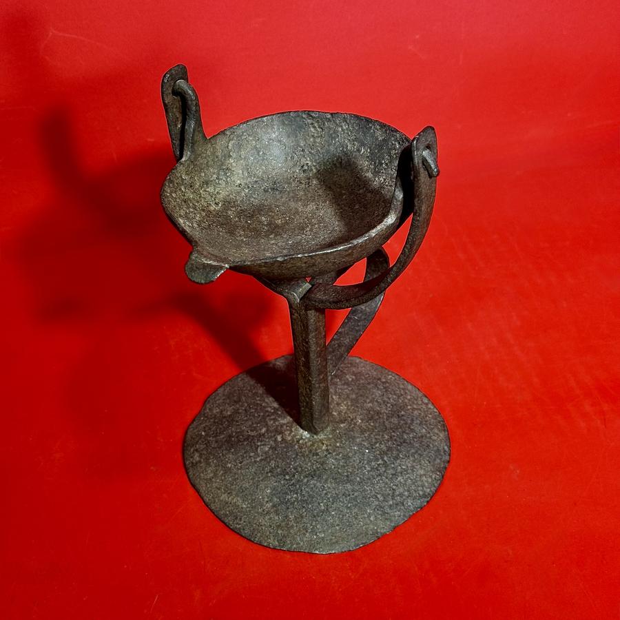 26-064 Wrought Iron Trunnion Mounted Grease Lamp