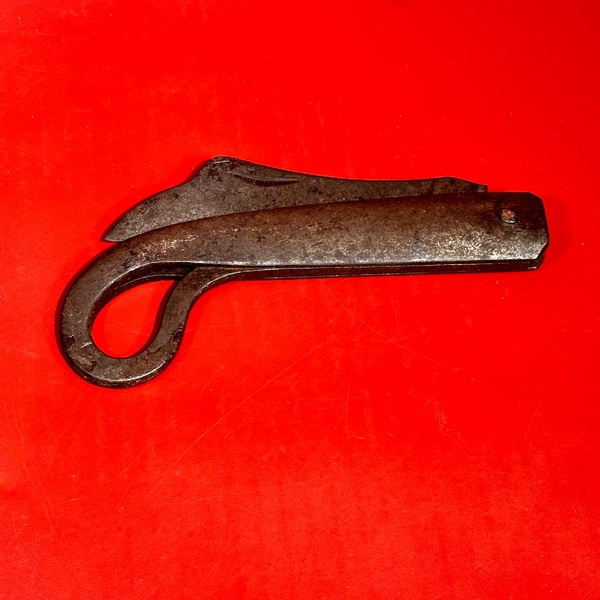 26-010 Jackknife with Integral Flint Striker