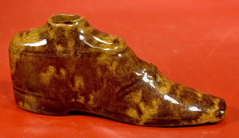24-091 Yellow ware inkwell in the form of a shoe