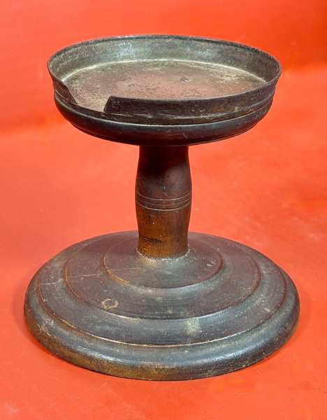 25-171. A Turned Hardwood Lamp Stand