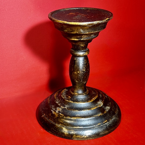 26-036. A Hardwood Turned Lamp Stand