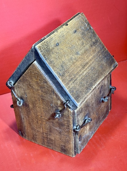 25-164 Maple Sugar Mold of a Classic "Sugar Shack"