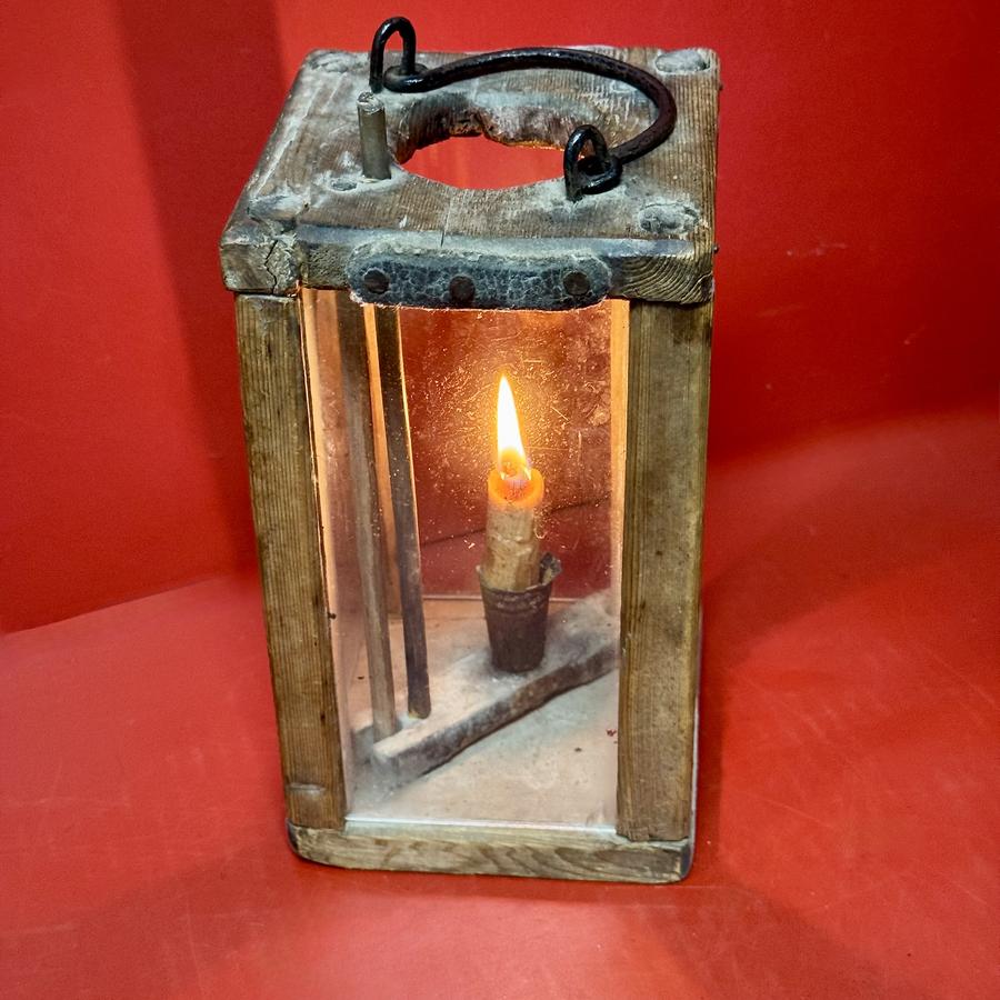 26-091 Candle Lantern with Scarce Pull-Up Feature