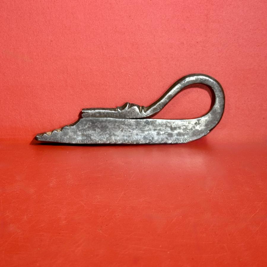 26-086 Flint Striker in Stylized Form of Ice Skate