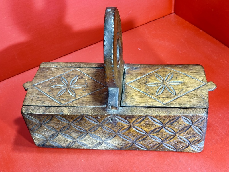 23-164. A mahogany double lid salt box