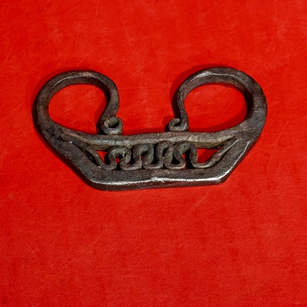 26-063 Iron Flint Striker w/ Scrolled Finger Holes