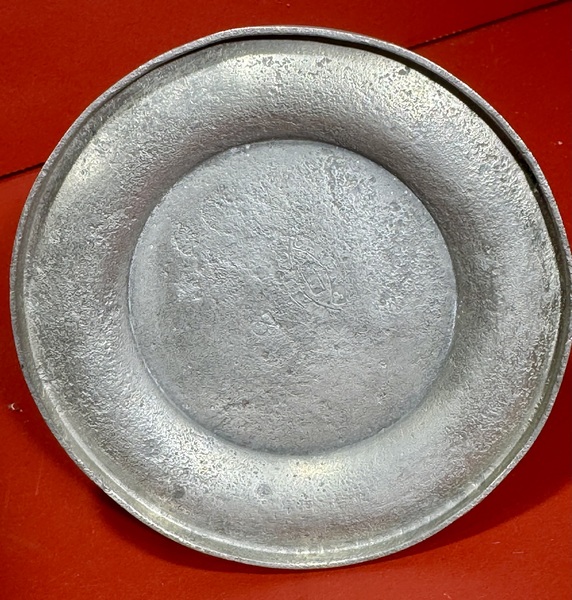 24-115. A very good pewter Fluid Finger Lamp