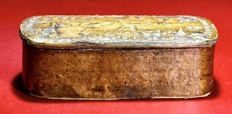 24-022. An early primitive snuff box