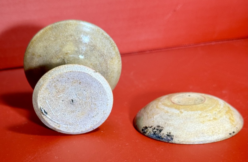 24-012. Ceramic pedestal and saucer oil lamp