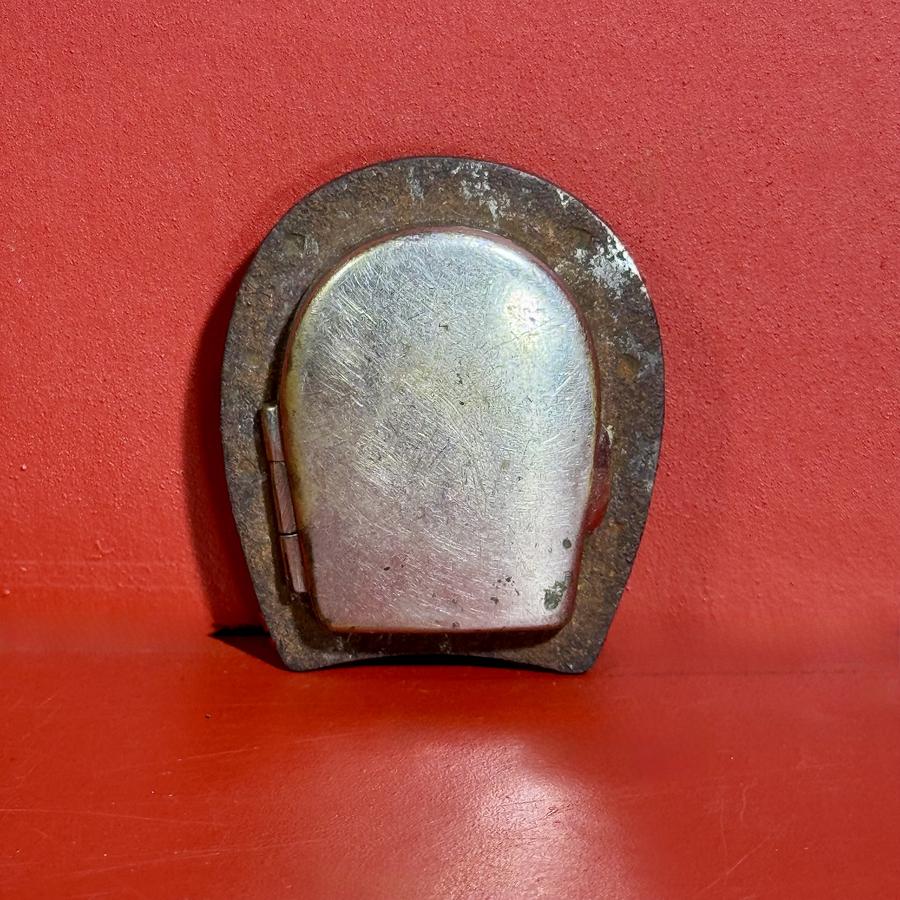 26-088 Small Horseshoe Form Coin Silver Tinder Box