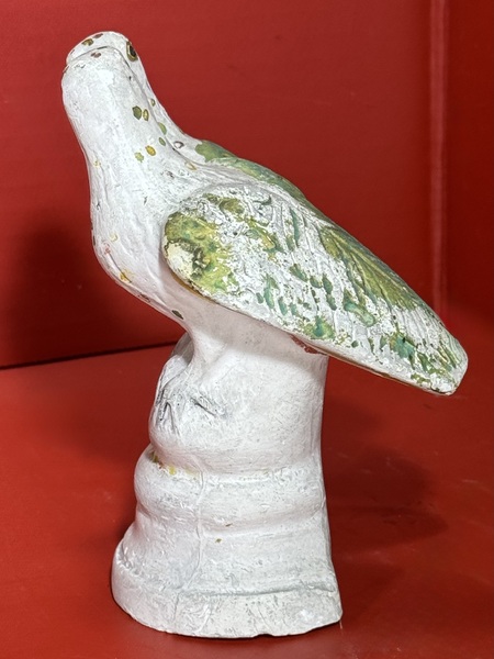 25-025.PA Hollow-Cast Chalkware Kissing Love Birds