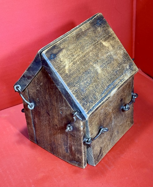 25-164 Maple Sugar Mold of a Classic "Sugar Shack"