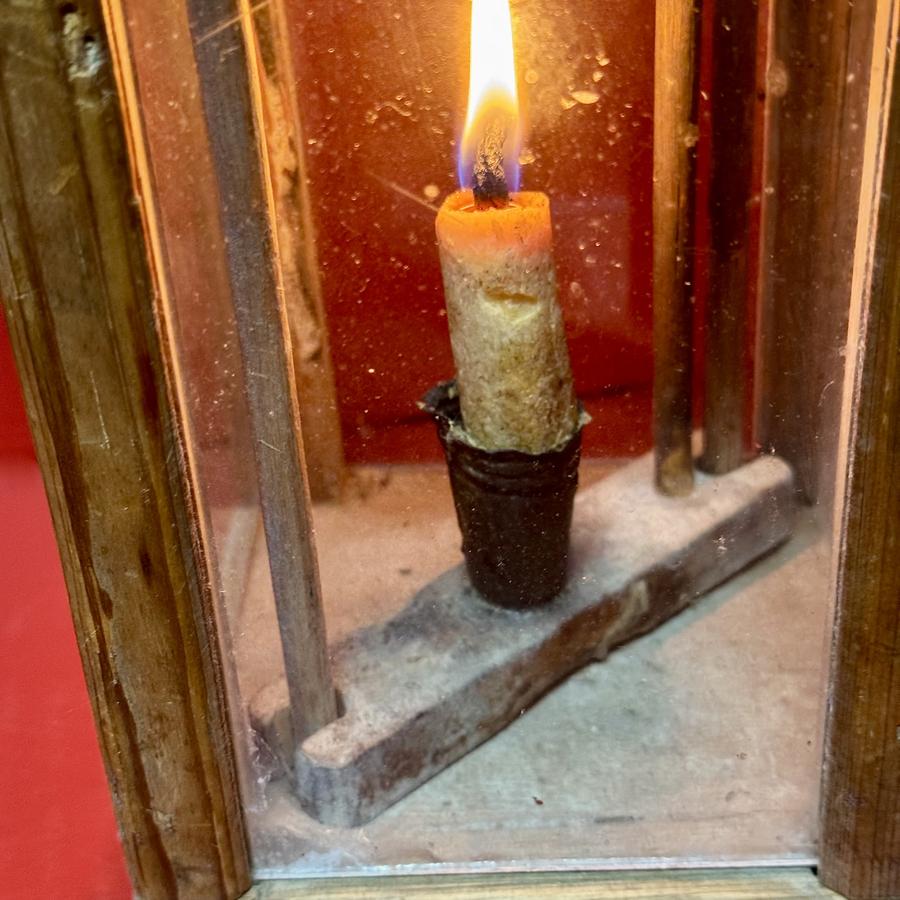 26-091 Candle Lantern with Scarce Pull-Up Feature