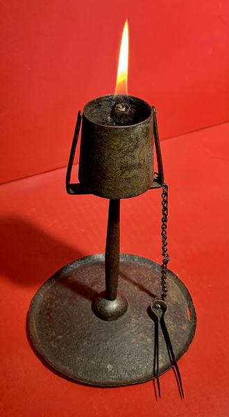 25-088. Pennsylvania Trunnion Mounted Kettle Lamp