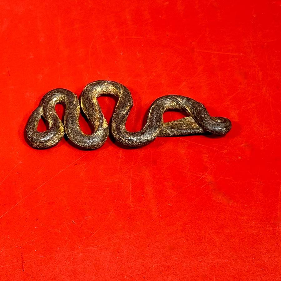 25-191 Snake-Form Flint Striker