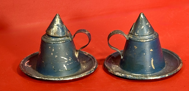 25-085 Pair Painted Finger Lamps & extinguishers