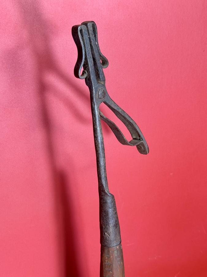26-109. Wrought-Iron Splint / Rushlight Holder