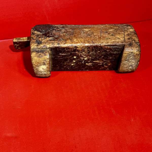 26-016. A Miniature Chip-Carved Slide Lid Box