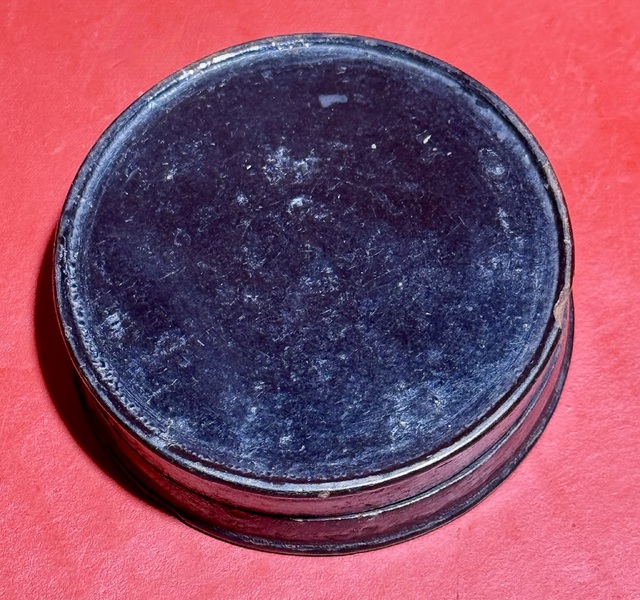 25-071. Round Snuff Box, Johann Stobwasser Type