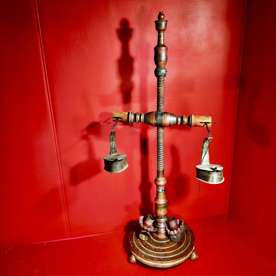 26-017 Turned Painted Adjustable Candle Stand