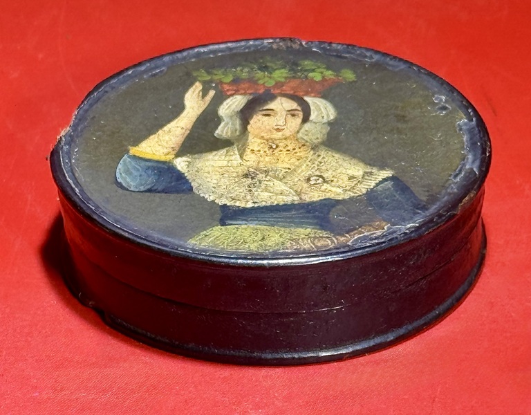 25-071. Round Snuff Box, Johann Stobwasser Type