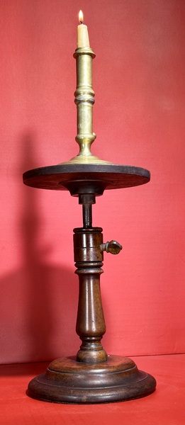 25-008. A Mahogany Dish-top Candle Stand