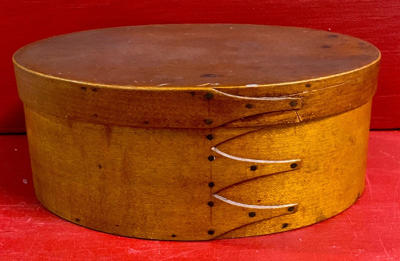 22-182. NY Shaker band box.