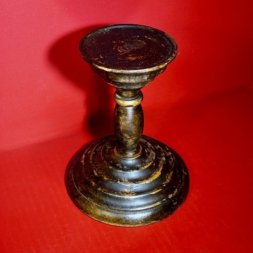 26-036. A Hardwood Turned Lamp Stand