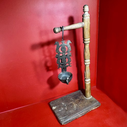 26-049 Primitive Pine Light Stand for Betty Lamps