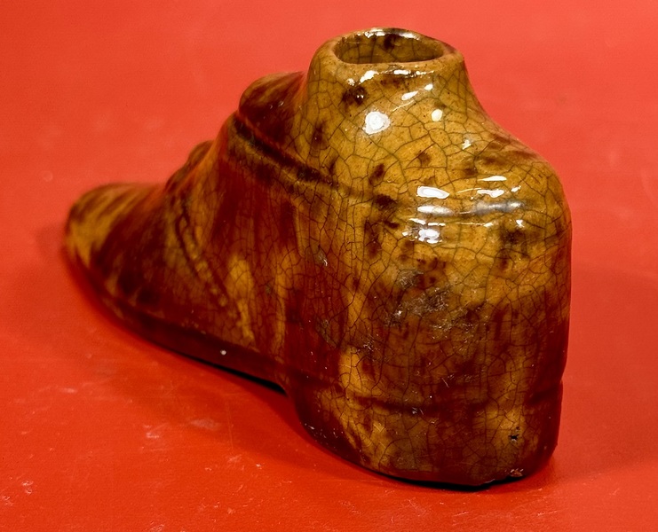 24-091 Yellow ware inkwell in the form of a shoe