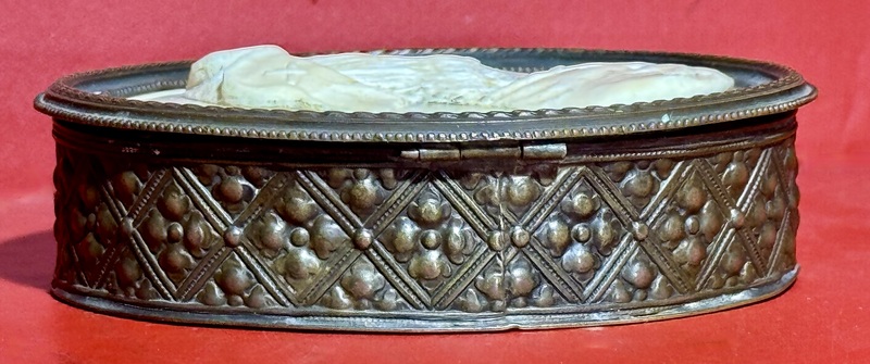 25-184 Carved Bone Relief Portrait on a Snuff Box